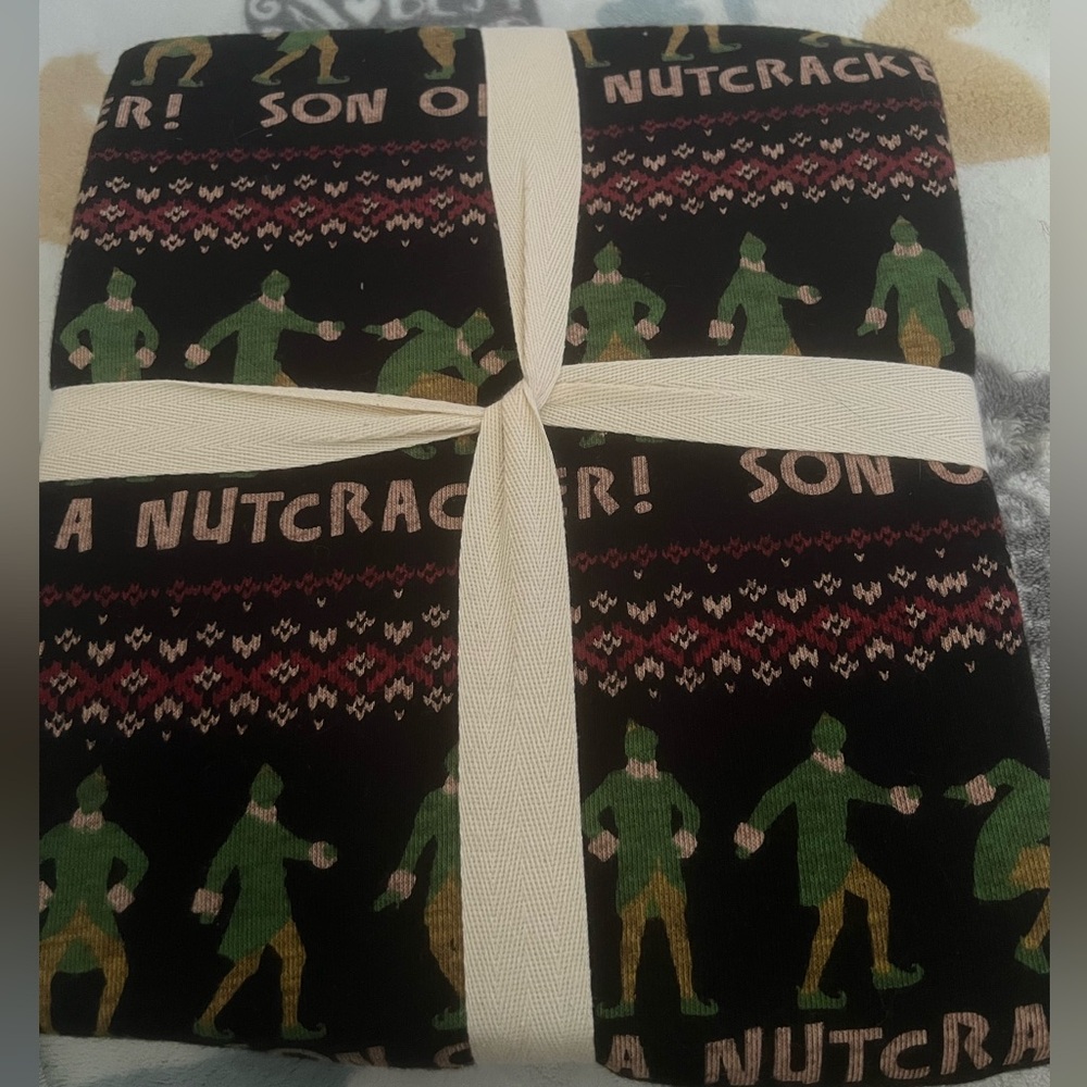 American eagle elf pj set